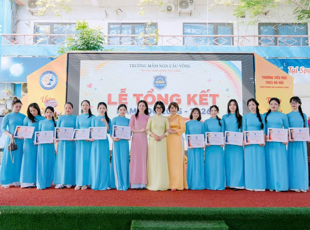 Đội ngũ giáo viên Mầm Non Cầu Vồng — Lễ tổng kết năm học